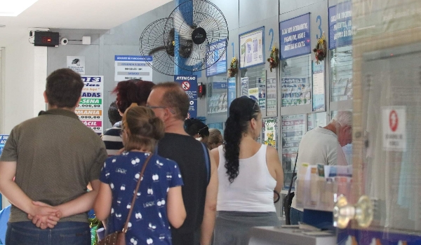 Sorteio da Mega-Sena pode pagar R$ 27 milhões nesta quarta-feira