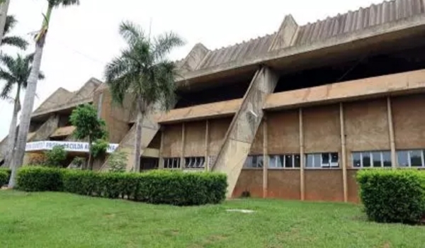 Torcedor tenta matar árbitro a tiros após partida de futebol em MS