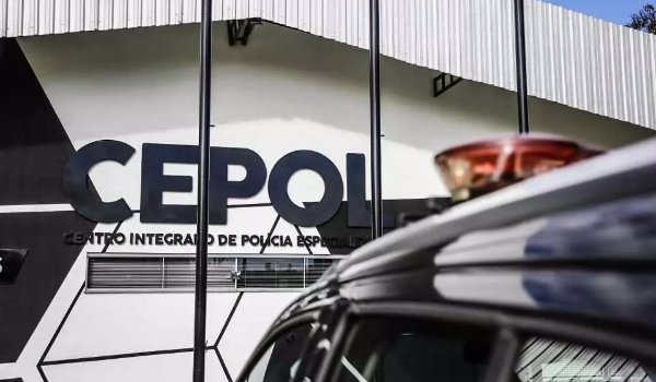 Traficante tenta atropelar policial durante fuga, tiros são disparados e um é preso em Campo Grande