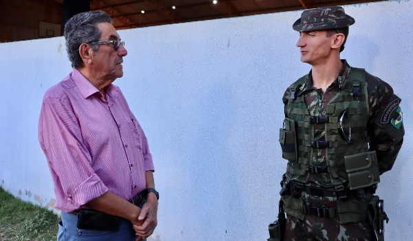 Marinha e Exército, com o apoio da Prefeitura, realizam ação cívico-social de saúde 