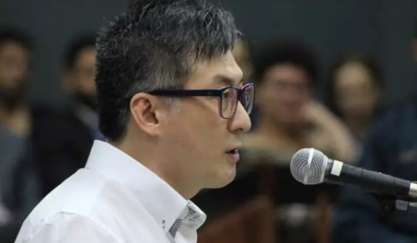 Moon, PRF que matou empresário, se entrega à polícia