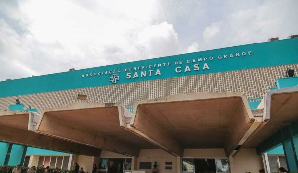 Homem de 31 anos cai de cavalo, bate cabeça e morre em hospital