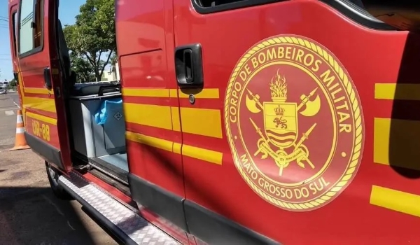 De lavar viatura para cerimônia a apagar incêndio na folga, bombeiros dizem viver ápice do estresse e pedem regulamentação