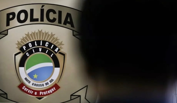 Mulher crava faca na cabeça de ex-marido para se defender de agressões em Campo Grande