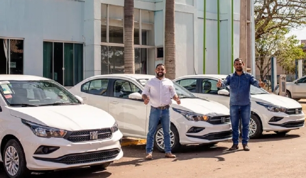 Prefeitura de Antônio João adquire mais três novos carros para transporte de pacientes