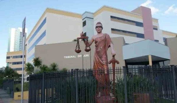 Suspeito de furto, cliente teve que ficar nu para provar inocência e floricultura de Campo Grande foi condenada