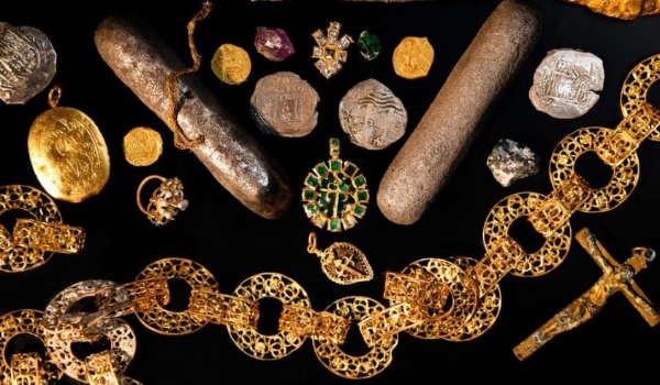 Tesouros de naufrágio espanhol de 350 anos são recuperados