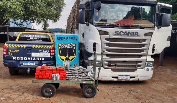 Caminhoneiro questiona bloqueio e é preso com R$ 900 mil em maconha