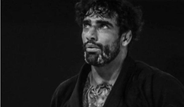 PM que matou campeão mundial Leandro Lo se entrega; corpo de atleta de jiu-jítsu é velado