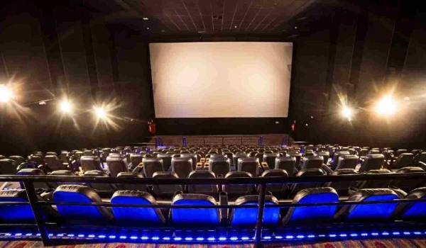 STF rejeita ação sobre consumo de alimentos e bebidas em cinemas