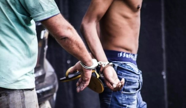 Homem é preso após se masturbar para mulher em rua de Campo Grande