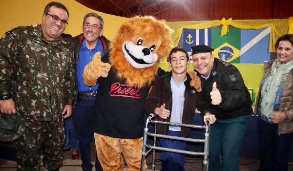Escola Thomaz Larangeiras recebe Aula Inaugural do Proerd