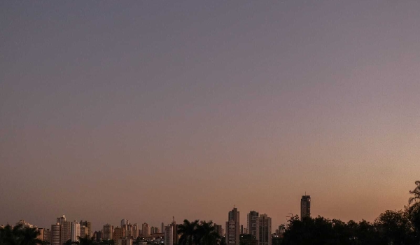Semana começa com máxima de 38ºC; chuva deve chegar amanhã