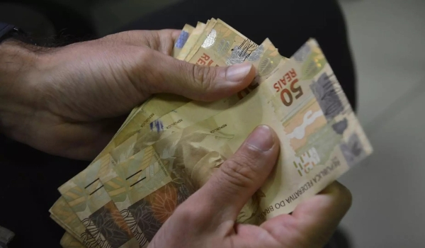 Auxílio Brasil e Auxílio Gás são pagos nesta terça-feira a beneficiários com NIS final 6