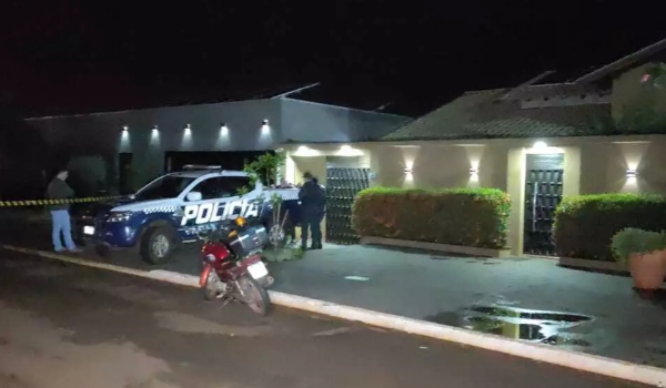 Ladrão é morto pela PM após furtar posto, invadir casa e ameaçar matar moradores