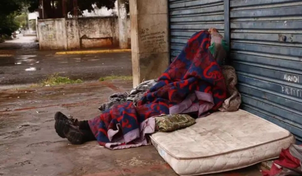 Em duas madrugadas frias, 34 moradores de rua vão para abrigos em Campo Grande
