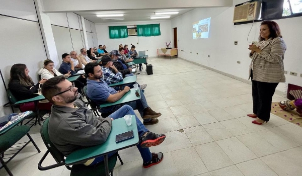 Porto Murtinho recebe consultoria para trade turístico do município