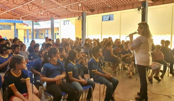 Série de Palestras, a estudantes murtinhenses, marcam campanha do Agosto Lilás em Porto Murtinho