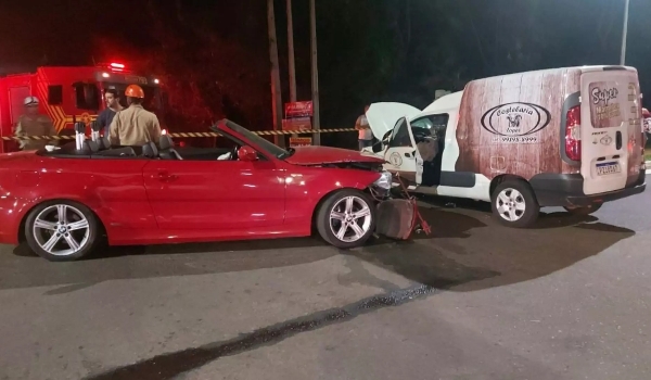 Motorista de Fiorino que bateu em BMW foge da Santa Casa sem passar por avaliação médica