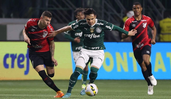 Palmeiras abre semifinal da Libertadores da América diante do Athletico-PR