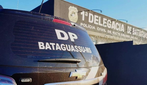 Polícia cumpre mandados e prende casal que matinha idoso de 82 anos em cárcere