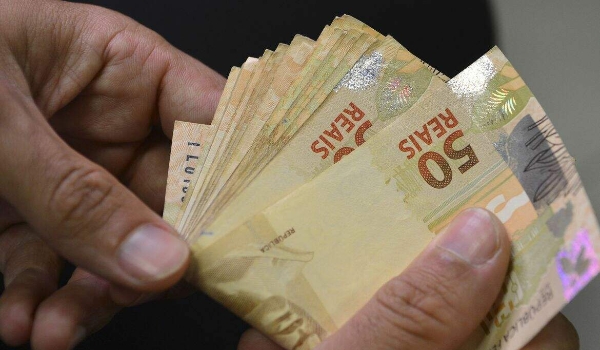 Antecipado, salário do Estado já está na conta de 138 mil servidores
