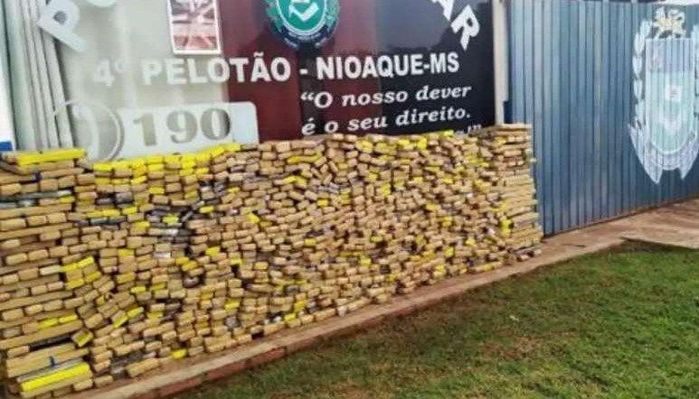 Traficante abandona Kombi com mais de uma tonelada de maconha em Nioaque