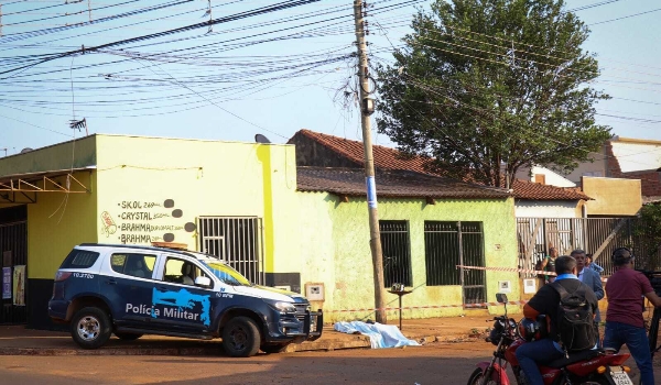 Encontrado pendurado em poste, homem morre após tentativa de reanimação