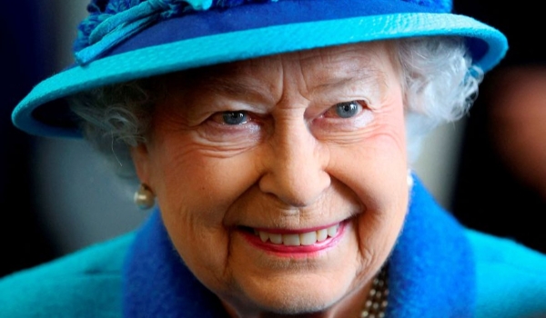 Médicos estão preocupados com saúde de Rainha Elizabeth, que está sob supervisão