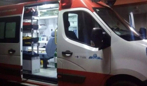 Adolescente de 16 anos é espancado com barra de ferro por trio quando arrumava bicicleta