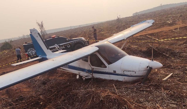 Com destino a Curitiba, avião faz pouso forçado em estrada de Três Lagoas