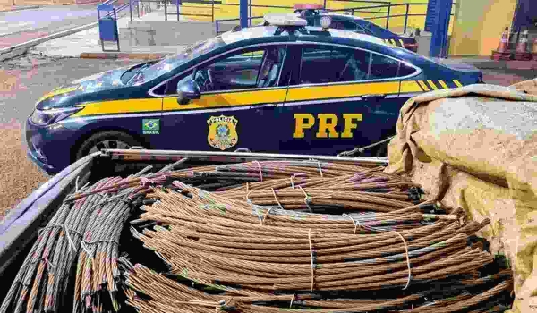 Irmãos são presos na BR-163 com carga de fios de alumínio roubados