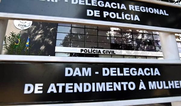 Menina de 13 anos é encontrada na rua pedindo por socorro após ser estuprada por tio