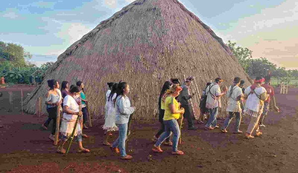 Neta de cacique, adolescente de 13 anos morta em aldeia foi esganada por ciúmes