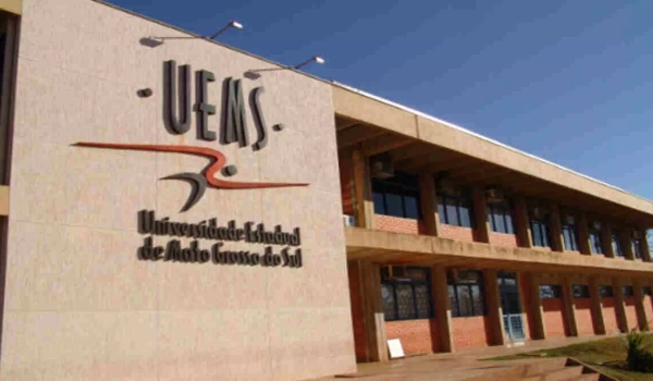 UEMS convoca professores para áreas de libras, dança e engenharia de alimentos