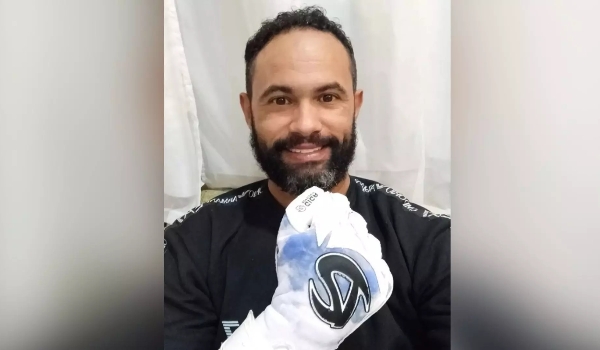 Goleiro Bruno some do mapa após arrecadar fortuna que seria 'para pagar pensão do filho'