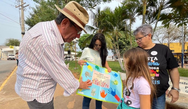 Prefeito Nelson Cintra participa de blitz educativa