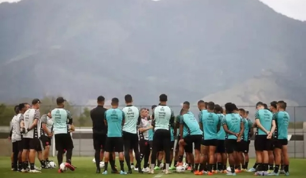 Vasco defende permanência no G4 diante do Londrina em São Januário 