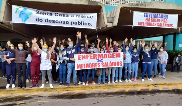 Enfermagem da Santa Casa entra no segundo dia de greve à espera de mediação