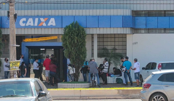 Beneficiários do Auxílio Brasil com NIS final 0 recebem hoje