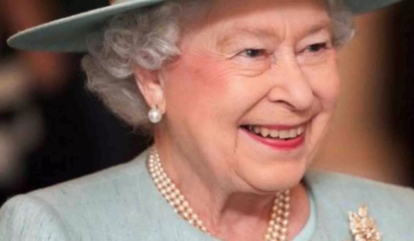Certidão de óbito revela a verdadeira causa da morte da Rainha Elizabeth: 'avançada'