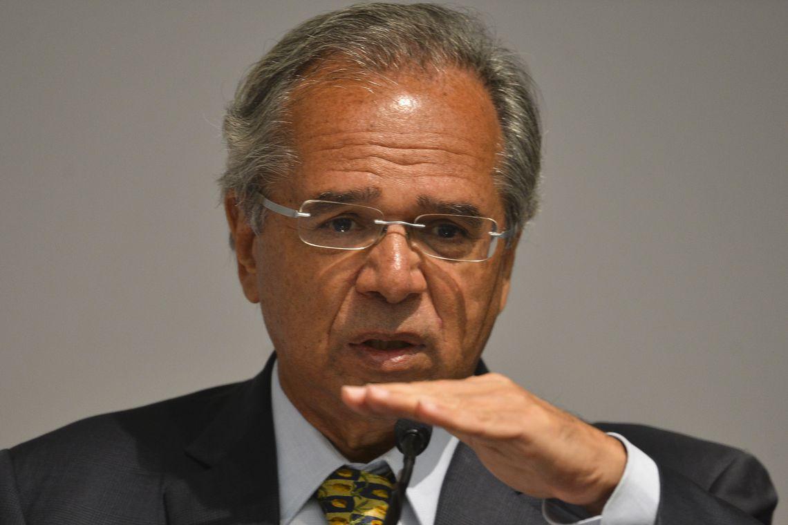 Guedes reconhece que crédito não chega a pequenas empresas