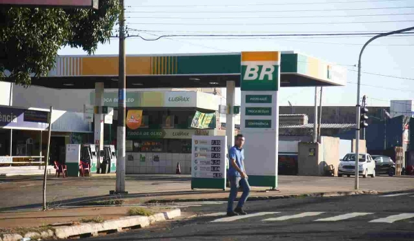 Petrobras sofre pressão para segurar preços até o 2º turno