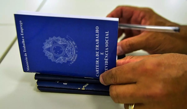 Confira as vagas para auxiliares, ajudantes e serventes em várias cidades de MS nesta sexta-feira
