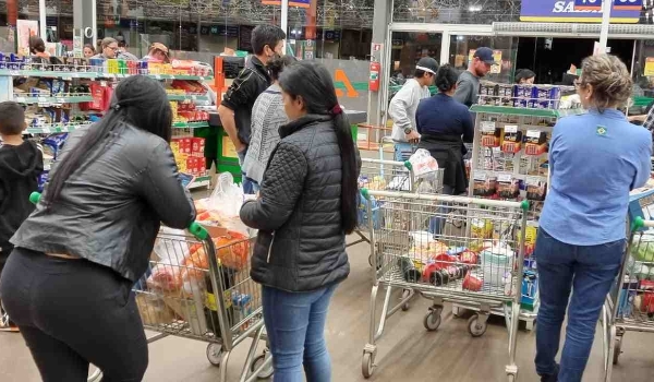 Confira o que abre e fecha durante o feriadão em Dourados