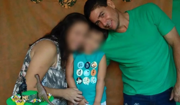 Com tiro na cabeça e abdômen, homem morre após briga em conveniência