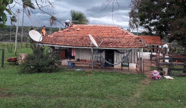 Após perder 800 litros de leite, gerente reclama de falta de energia há 5 dias