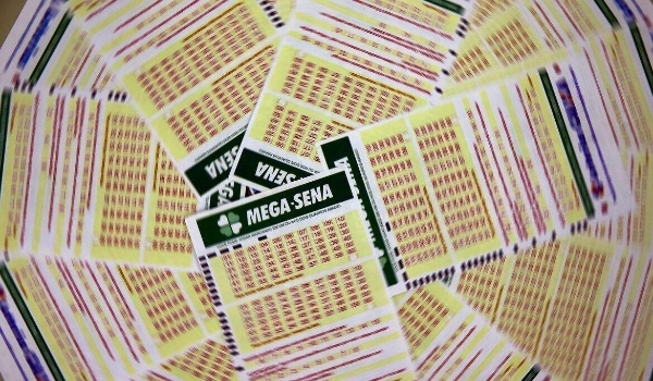 Mega-Sena vai a R$ 17 milhões e 68 apostas de MS faturam a quadra