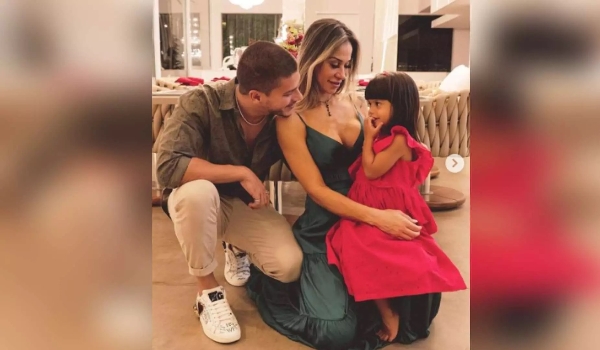 Arthur Aguiar se pronuncia após separação de Maíra Cardi: 'sempre uma família'