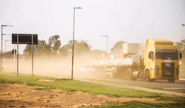 MS está em alerta de chuvas intensas com ventos de 60 km/h neste domingo